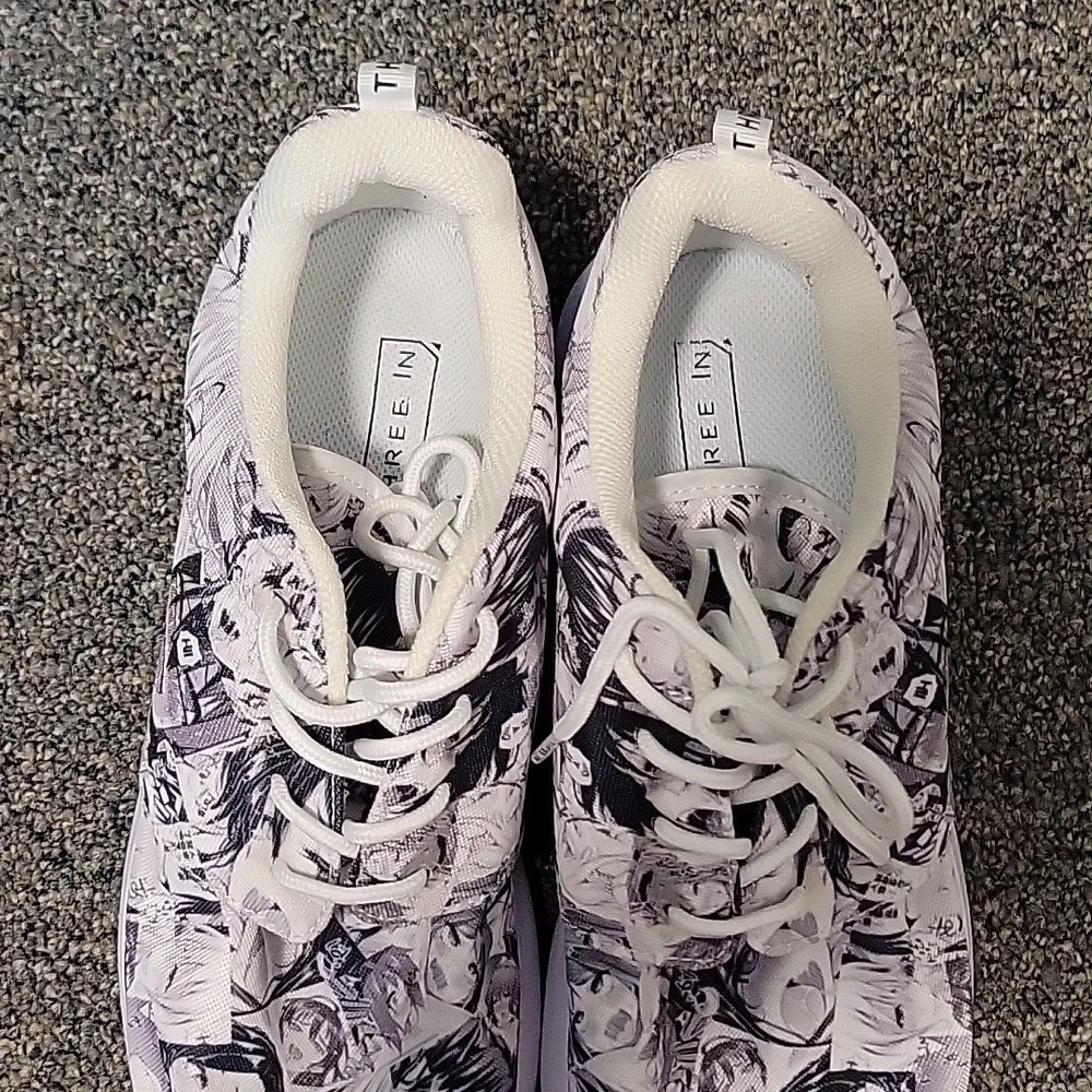 Three In Shoes - Picture 4 of 6